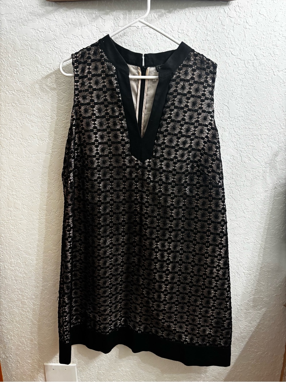 Jessica Howard Black Lace Overlay Shift Dress